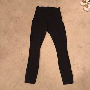 Black cropped Lululemon tights